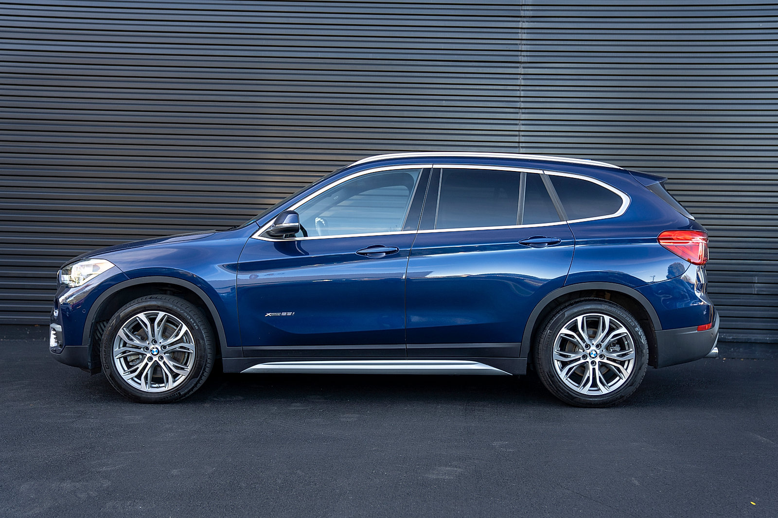 Used 2017 BMW X1 xDrive28i AWD/4WD image 2