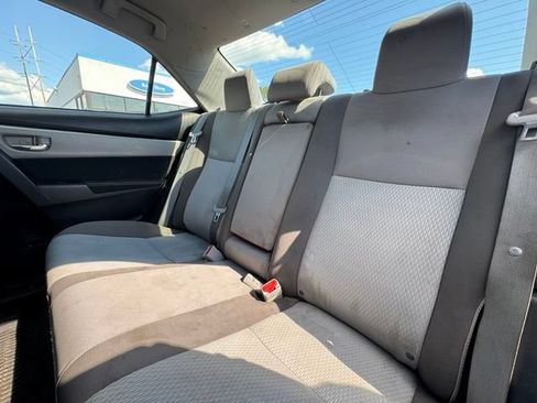 Used 2018 Toyota Corolla LE FWD image 13