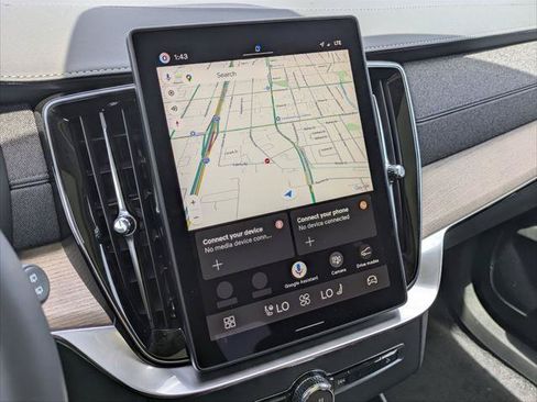 New 2026 Volvo XC90 T8 Plus w/ Protection Package AWD/4WD image 8