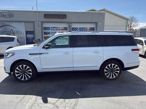 Used 2024 Lincoln Navigator L Reserve AWD/4WD image 1