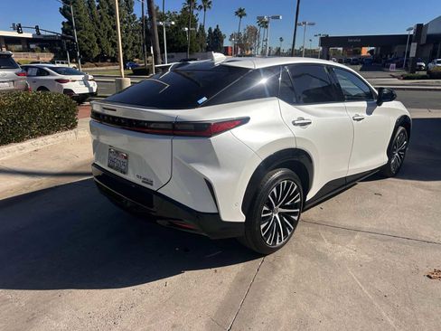 Used 2023 Lexus RZ 450e Premium image 5