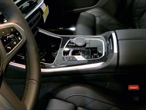 New 2026 BMW X5 sDrive40i image 7