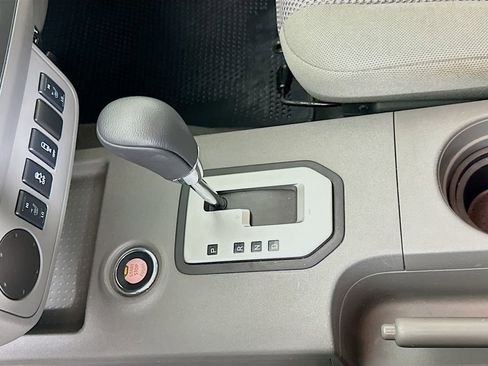 Used 2020 Nissan Frontier SV w/ Midnight Edition Floor Mats image 16