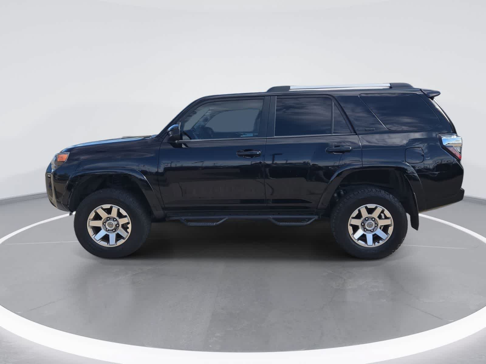 Used 2019 Toyota 4Runner SR5 AWD/4WD image 5