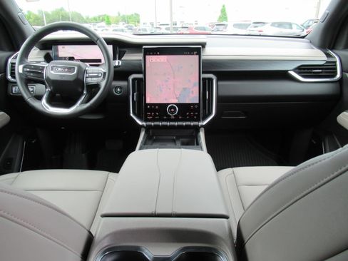 Used 2024 GMC Acadia Elevation w/ Luxury Package FWD image 12