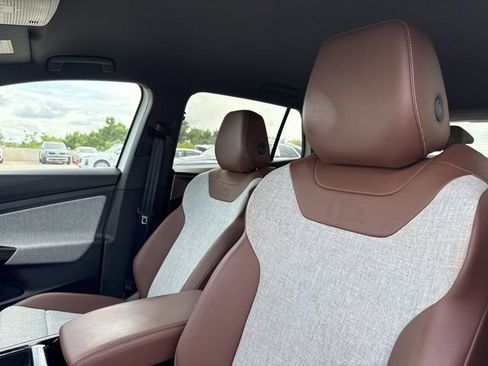 Used 2025 Volkswagen ID.4 Pro RWD image 13