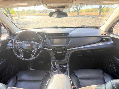 Used 2019 Cadillac XT5 Premium Luxury image 18