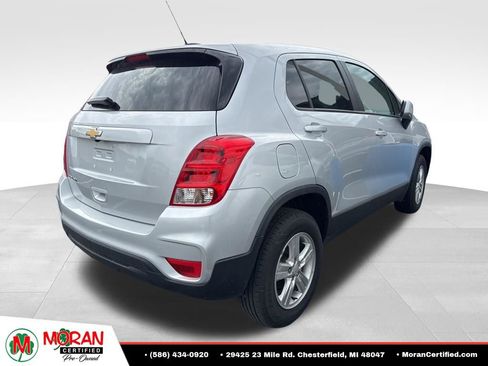 Used 2022 Chevrolet Trax LS w/ Tint and Cruise Package AWD/4WD image 3