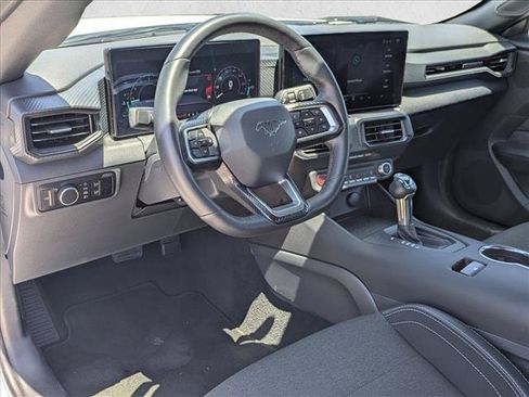 Used 2025 Ford Mustang Coupe RWD image 9