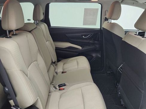Used 2023 Subaru Ascent Premium w/ Convenience Package AWD/4WD image 21