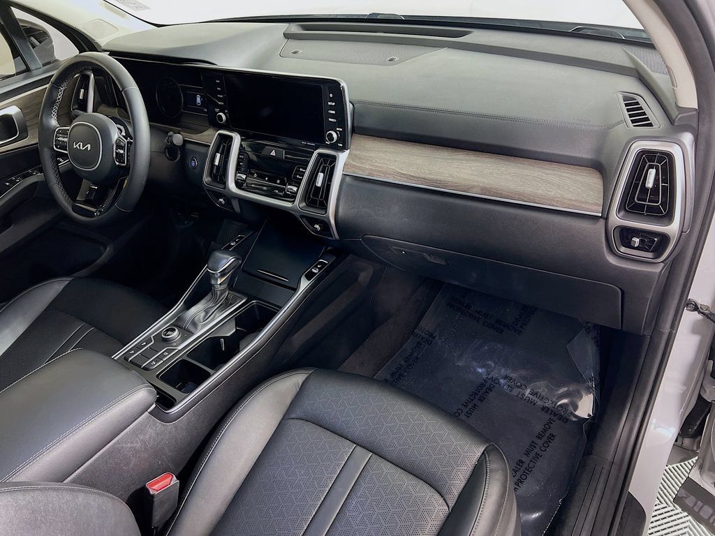 Used 2022 Kia Sorento S w/ Panoramic Sunroof Package AWD/4WD image 31