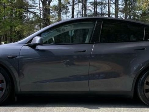 Used 2021 Tesla Model Y Performance image 4