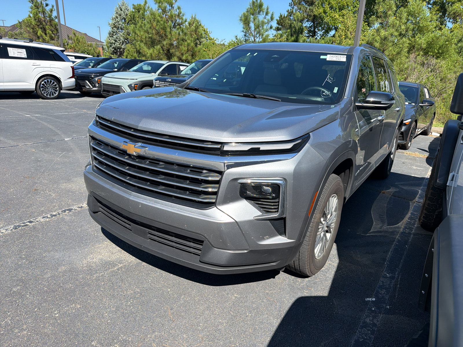 Used 2026 Chevrolet Traverse LT w/ Driver Confidence Package FWD image 4