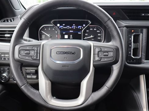 Used 2021 GMC Yukon Denali w/ Denali Premium Package AWD/4WD image 6