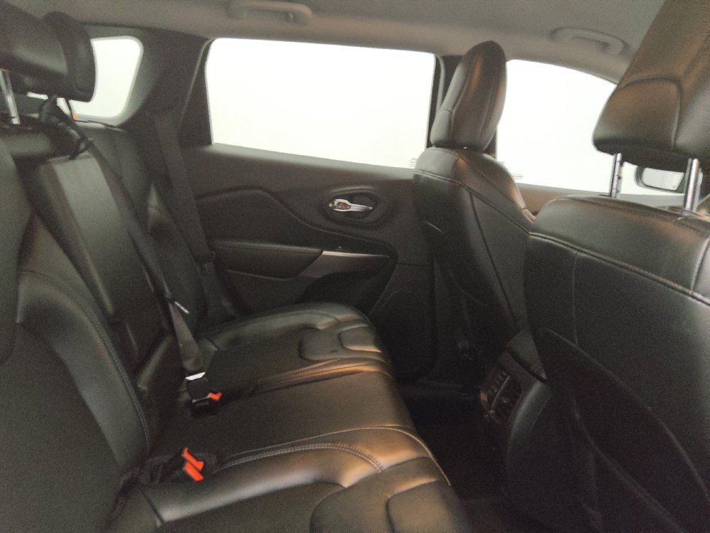 Used 2020 Jeep Cherokee Latitude Plus FWD image 19