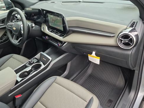 New 2026 Chevrolet Equinox LT w/ Convenience Package II AWD/4WD image 25