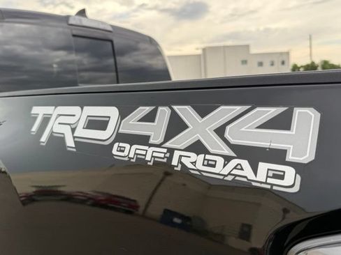 Used 2021 Toyota Tacoma TRD Off-Road w/ Technology Package AWD/4WD image 14