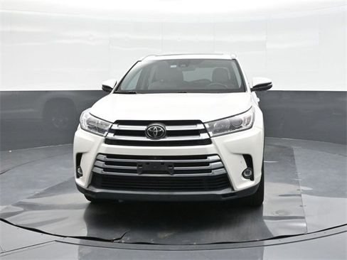 Certified 2019 Toyota Highlander Limited Platinum image 30