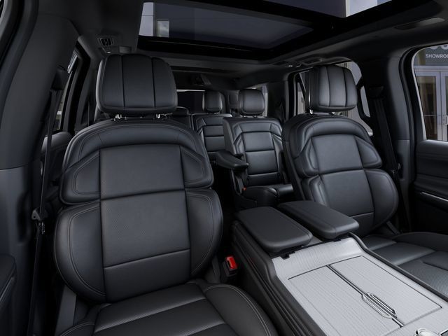 New 2027 Lincoln Navigator Reserve w/ Jet Appearance Package AWD/4WD image 10