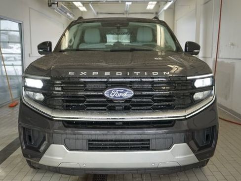 Used 2026 Ford Expedition Platinum w/ Driver's Package image 16