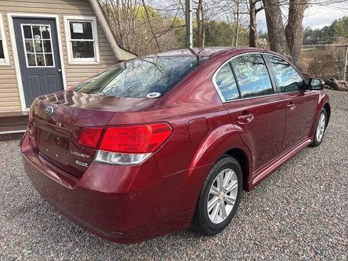 Used 2010 Subaru Legacy 2.5i Premium image 6