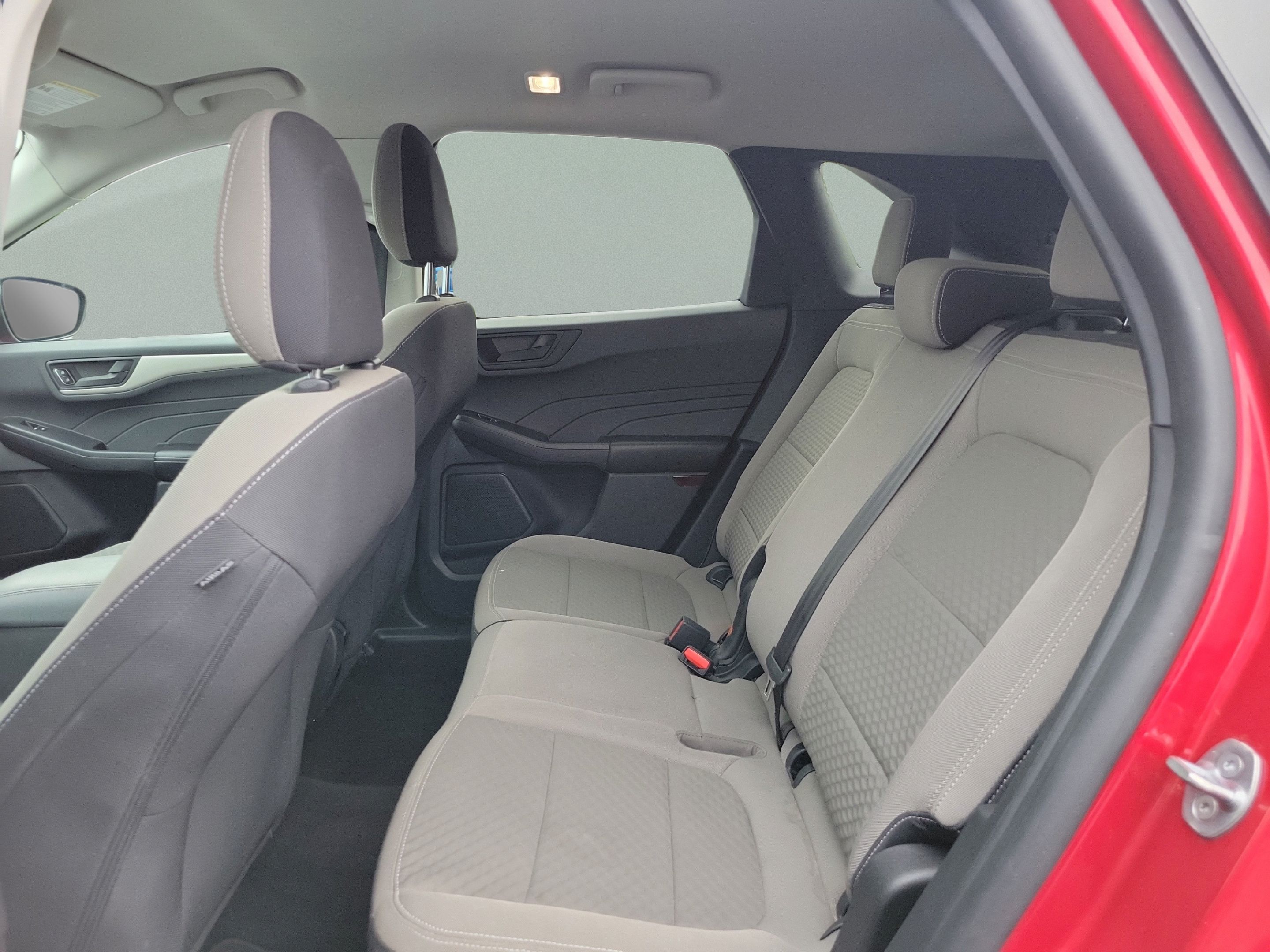 Used 2022 Ford Escape SE w/ Cold Weather Package AWD/4WD image 8