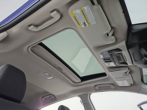 Certified 2025 Subaru Crosstrek 2.0i Premium image 18