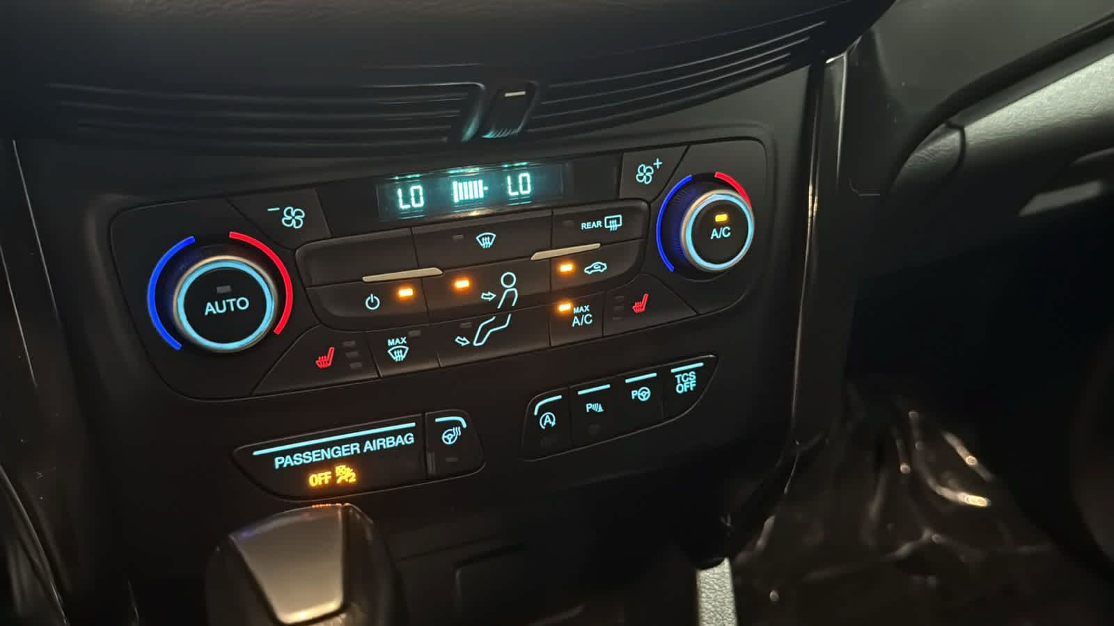 Used 2018 Ford Escape Titanium AWD/4WD image 18