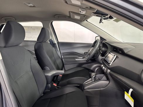 New 2025 Nissan Kicks Play S image 40