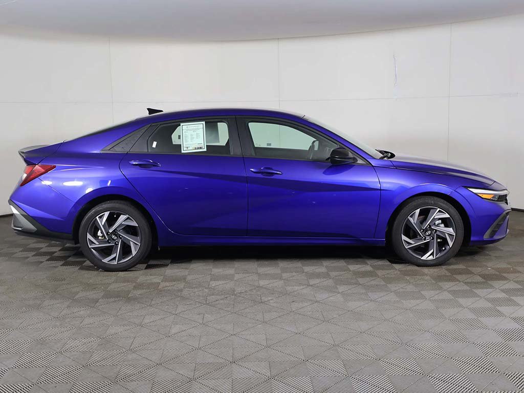 Used 2025 Hyundai Elantra Sport w/ Cargo Package FWD image 14