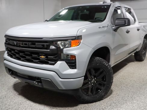 Used 2024 Chevrolet Silverado 1500 Custom AWD/4WD image 29