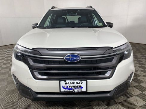 Used 2025 Subaru Forester Limited AWD/4WD image 12
