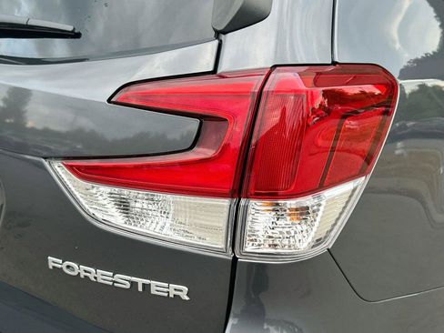 Used 2022 Subaru Forester Limited AWD/4WD image 11
