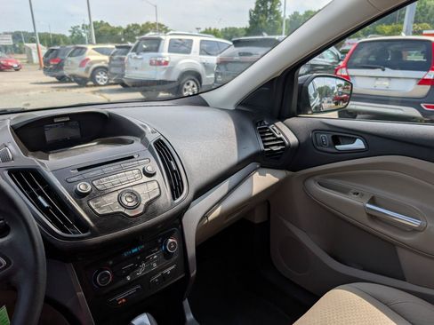 Used 2017 Ford Escape SE FWD image 24