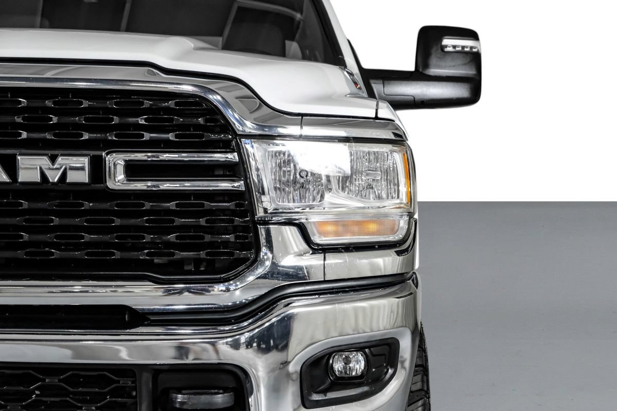 Used 2024 RAM 3500 Big Horn AWD/4WD image 39