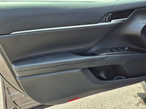 Certified 2022 Toyota Camry SE image 8