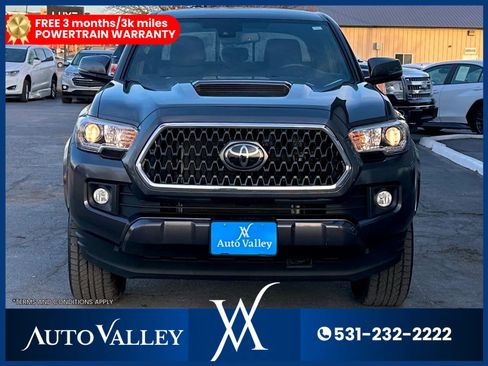 Used 2019 Toyota Tacoma TRD Sport w/ Technology Package image 2