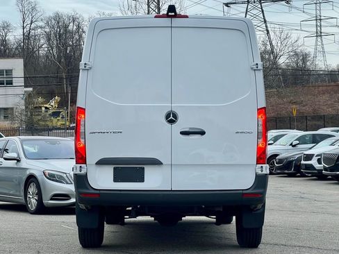 Used 2025 Mercedes-Benz Sprinter 2500 image 5