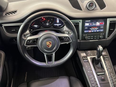 Used 2018 Porsche Macan GTS AWD/4WD image 30