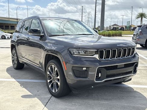 Used 2022 Jeep Grand Cherokee Overland w/ Adv Protech Group III RWD image 12