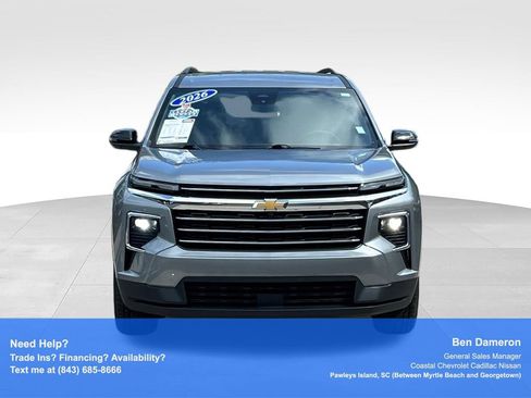 Used 2026 Chevrolet Traverse LT FWD image 2