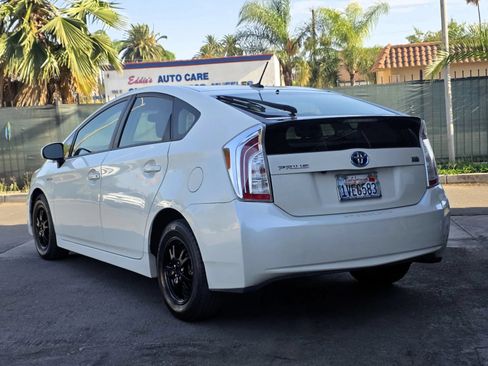 Used 2015 Toyota Prius Four FWD image 4
