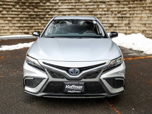 Certified 2022 Toyota Camry SE w/ Convenience Package image 4