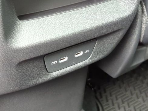 New 2026 Volkswagen Tiguan SE image 25