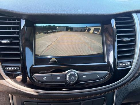 Used 2019 Chevrolet Trax LT w/ LT Convenience Package FWD image 25