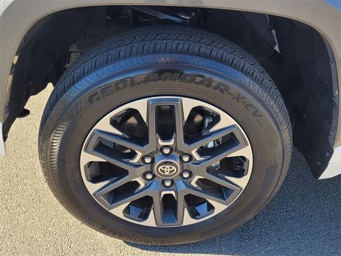 Used 2025 Toyota Tundra Limited image 15