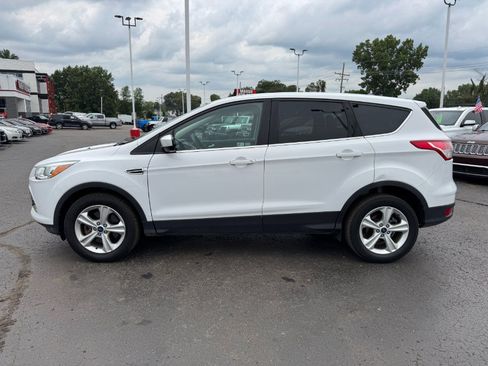 Used 2016 Ford Escape SE AWD/4WD image 2