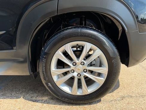 Used 2023 Chevrolet TrailBlazer LS FWD image 6