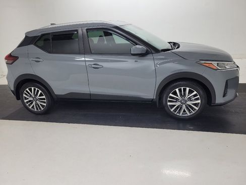 Used 2023 Nissan Kicks SV FWD image 11