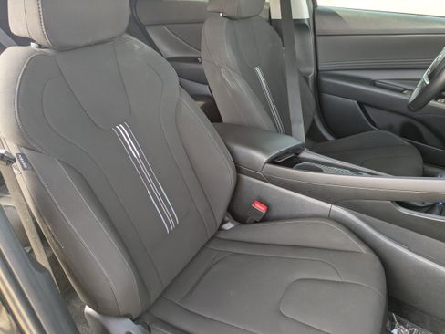Used 2023 Hyundai Elantra SEL w/ Convenience Package FWD image 10